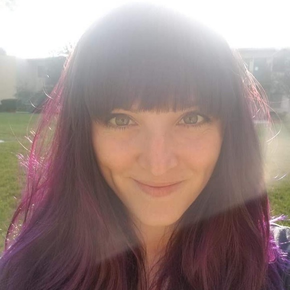 Meet your Posher, Leigha - Picture 1 of 4